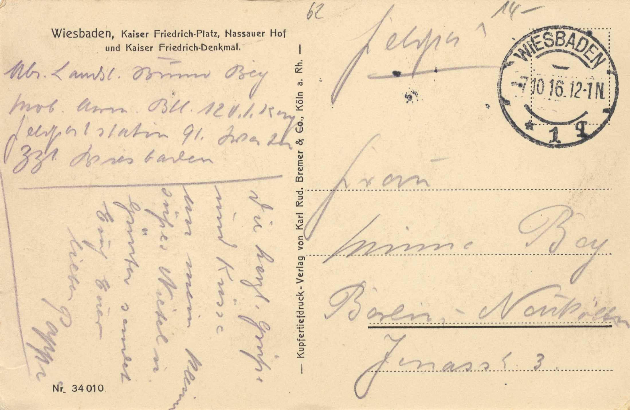 Alte Postkarte mit einem nach Wiesbaden, Deutschland adressierten Stempel, mit handgeschriebener Text und einem Stempel in der oberen rechten Ecke.