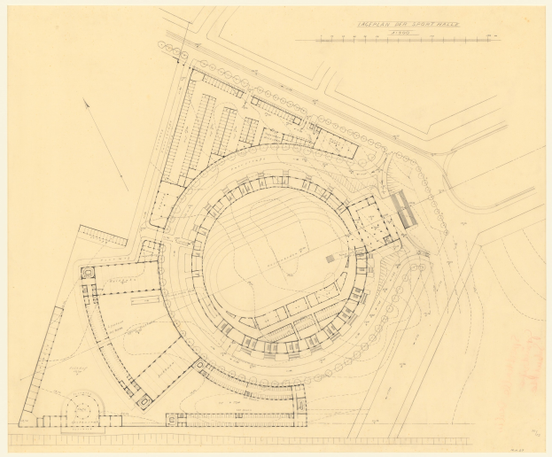 Schwarz-weißes architectural drawing of a stadium site plan with surrounding buildings and handwritten text annotations.